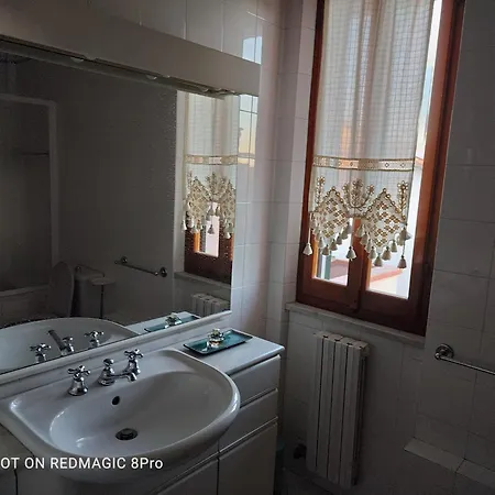 White Marble House Penzion Carrara